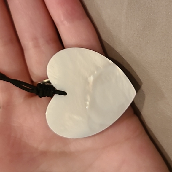 Abalone shell heart adjustable necklace - Picture 2 of 5